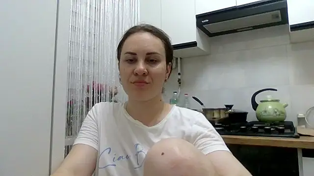 Snapshot of MeadowEyes chatting on 27, 6, 2026 MeadowEyes online show from 27, 6, 2026