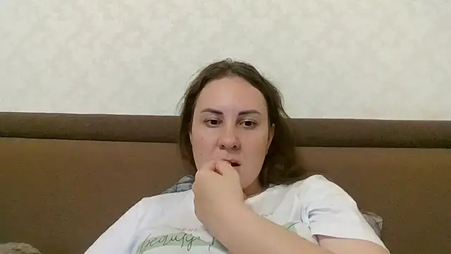 Snapshot of MeadowEyes chatting on 28, 6, 2026 MeadowEyes online show from 28, 6, 2026