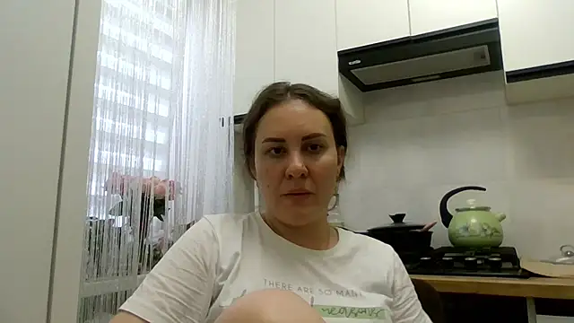 Snapshot of MeadowEyes chatting on 29, 6, 2026 MeadowEyes online show from 29, 6, 2026