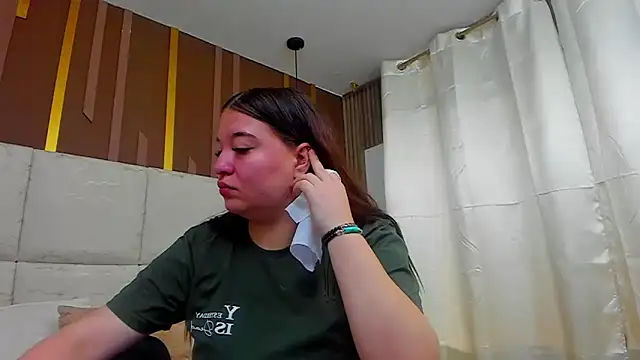 Snapshot of AmbarGills chatting on 4, 3, 2026 AmbarGills online show from 4, 3, 2026