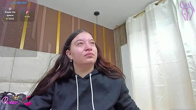 Snapshot of AmbarGills chatting on 5, 4, 2026 AmbarGills online show from 5, 4, 2026