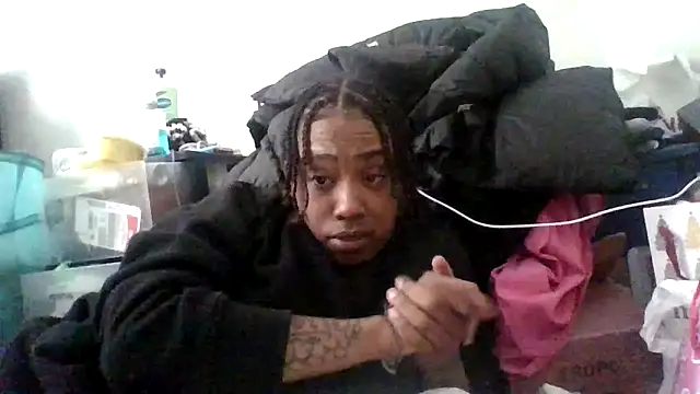 Snapshot of dezzidavill chatting on 6, 2, 2026 dezzidavill online show from 6, 2, 2026