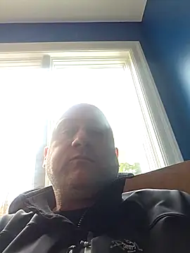 Snapshot of akstr8 chatting on 28, 3, 2026 akstr8 online show from 28, 3, 2026