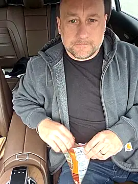 Snapshot of akstr8 chatting on 5, 4, 2026 akstr8 online show from 5, 4, 2026