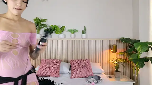 nina gb online show from 10, 7, 2026