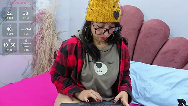 CHIARAJJONES online show from 7, 11, 2025