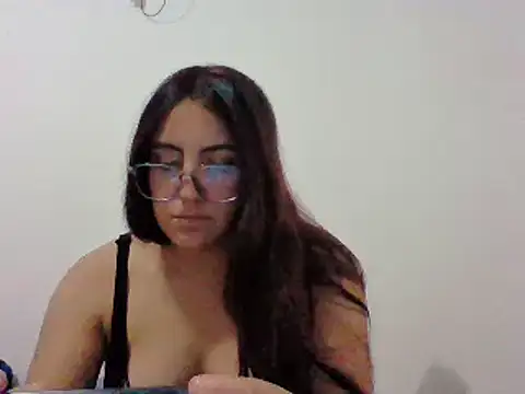 Snapshot of Mar_00c chatting on 10, 11, 2025 Mar 00c online show from 10, 11, 2025