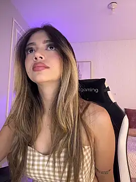 HoneyMollyX online show from 8, 2, 2026