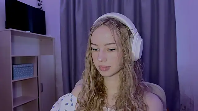 LunaCrave online show from 29, 10, 2025