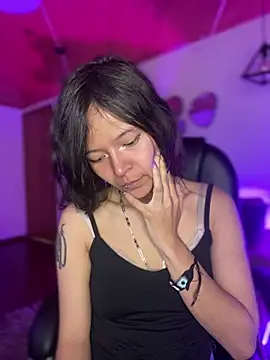 Ninfa pink online show from 13, 1, 2026