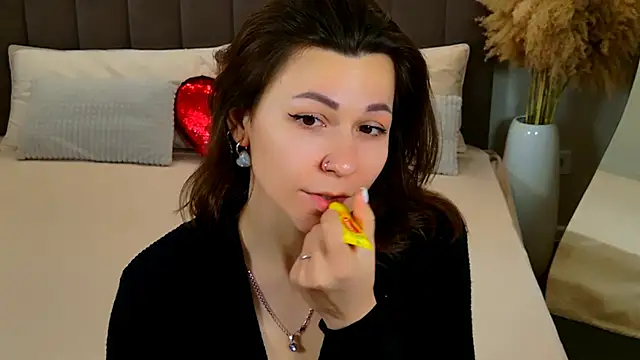 EdenSolis online show from 5, 4, 2026