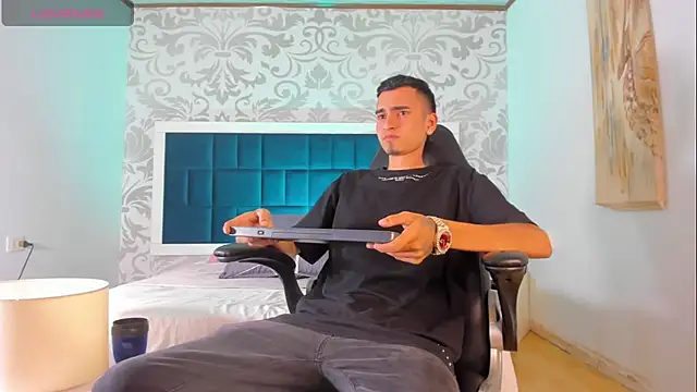 Snapshot of Ethan_Boy_ chatting on 12, 10, 2025 Ethan Boy online show from 12, 10, 2025