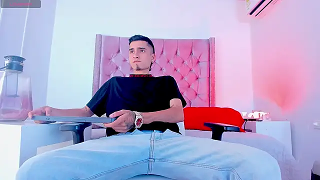 Snapshot of Ethan_Boy_ chatting on 29, 10, 2025 Ethan Boy online show from 29, 10, 2025