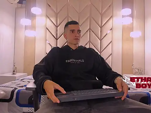 Snapshot of Ethan_Boy_ chatting on 4, 2, 2026 Ethan Boy online show from 4, 2, 2026