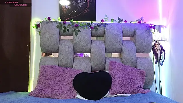 alix kitty online show from 13, 4, 2026