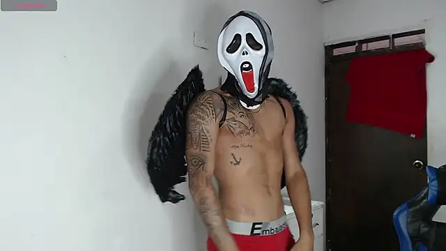 Snapshot of Angel_LatinGuy chatting on 12, 10, 2025 Angel LatinGuy online show from 12, 10, 2025