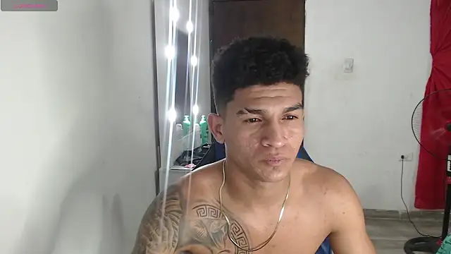 Snapshot of Angel_LatinGuy chatting on 13, 10, 2025 Angel LatinGuy online show from 13, 10, 2025