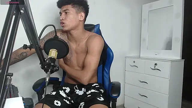 Snapshot of Angel_LatinGuy chatting on 18, 10, 2025 Angel LatinGuy online show from 18, 10, 2025