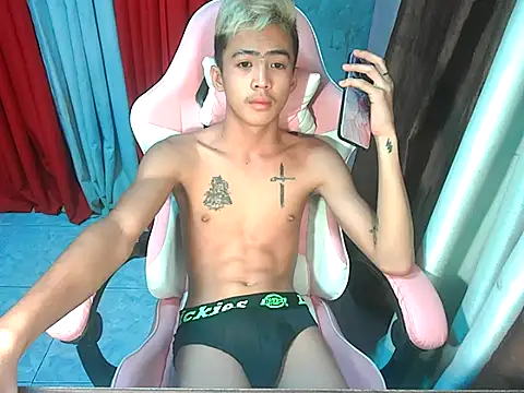 Snapshot of boy_raphael chatting on 1, 3, 2026 boy raphael online show from 1, 3, 2026