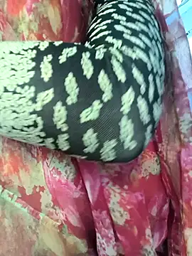 Snapshot of rasmi_powar chatting on 7, 11, 2025 rasmi powar online show from 7, 11, 2025