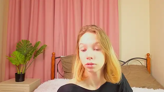 LilyVoise online show from 24, 10, 2025