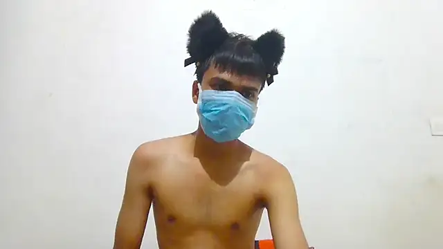 Snapshot of lil-twink19 chatting on 21, 5, 2026 lil-twink19 online show from 21, 5, 2026