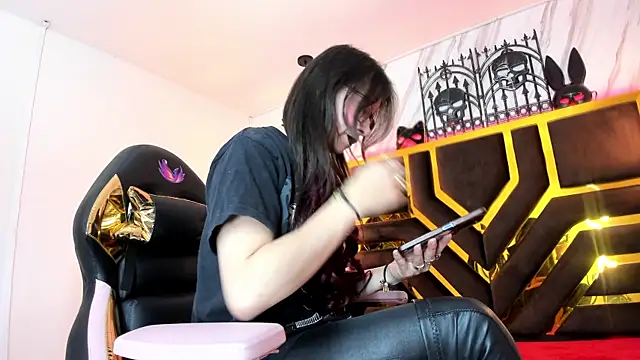 Evangelinejoness  online show from 27, 10, 2025