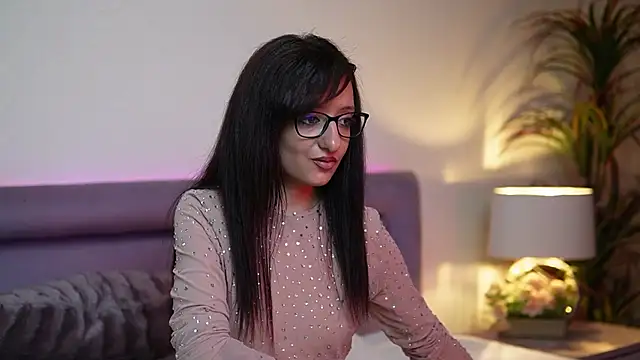 JoelleApril online show from 17, 10, 2025