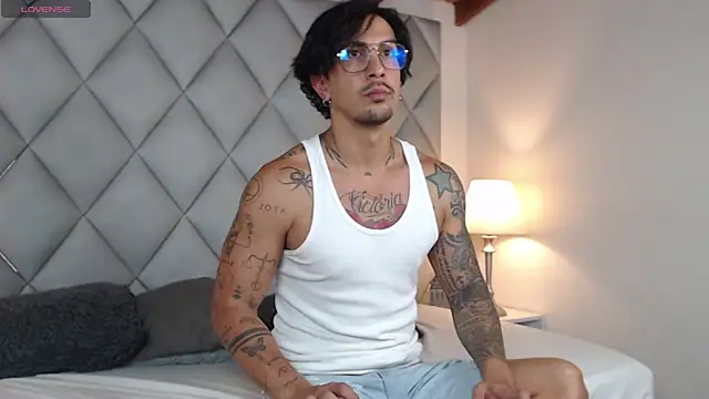 Liam Espinoza online show from 21, 10, 2025