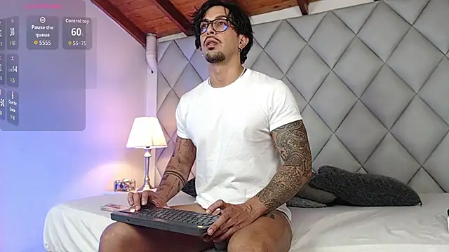 Liam Espinoza online show from 28, 10, 2025