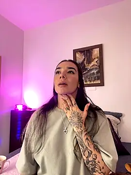  Emily Sands  online show from 27, 10, 2025