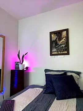  Emily Sands  online show from 28, 10, 2025