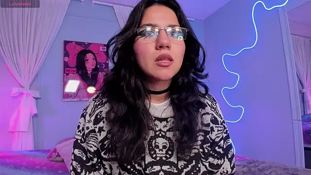 HollyPeach online show from 10, 1, 2026