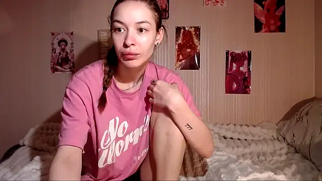 Daphne Darkthorn online show from 11, 4, 2026