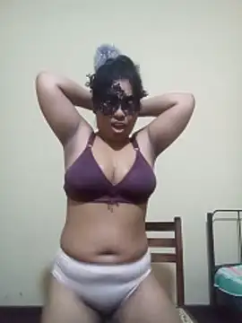 Expose Queen online show from 19, 2, 2026