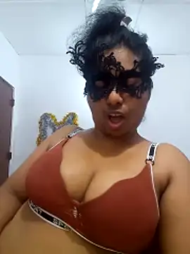 Expose Queen online show from 19, 4, 2026