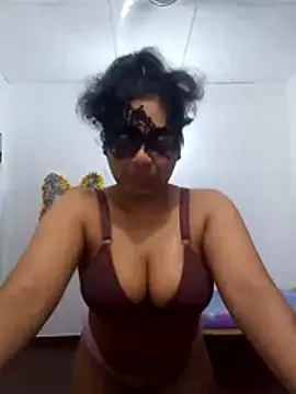 Expose Queen online show from 7, 6, 2026