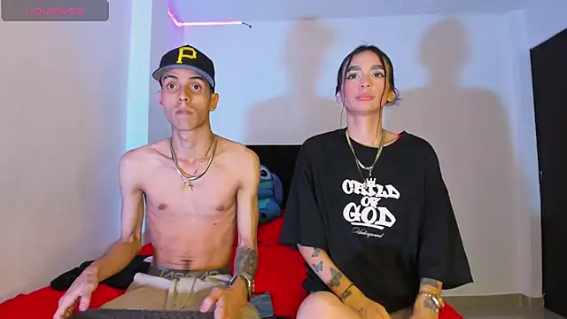 DerryAndIzzy online show from 5, 2, 2026