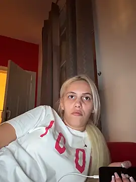 Snapshot of Andreea-Tina01A chatting on 13, 10, 2025 Andreea-Tina01A online show from 13, 10, 2025