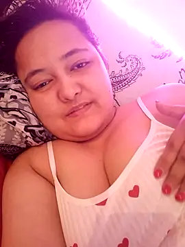 Snapshot of MollyJanette chatting on 18, 11, 2025 MollyJanette online show from 18, 11, 2025