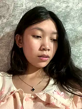 Snapshot of linh-lan1 chatting on 12, 10, 2025 linh-lan1 online show from 12, 10, 2025