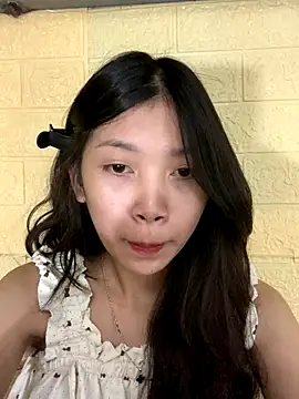 Snapshot of linh-lan1 chatting on 17, 10, 2025 linh-lan1 online show from 17, 10, 2025