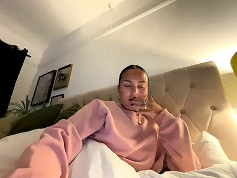 Snapshot of sexygoddessjessy chatting on 15, 10, 2025 sexygoddessjessy online show from 15, 10, 2025