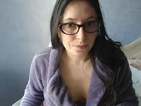 Snapshot of LuckyLisa23 chatting on 19, 4, 2026 LuckyLisa23 online show from 19, 4, 2026