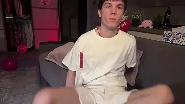 Jeremy1Scott online show from 2, 12, 2025