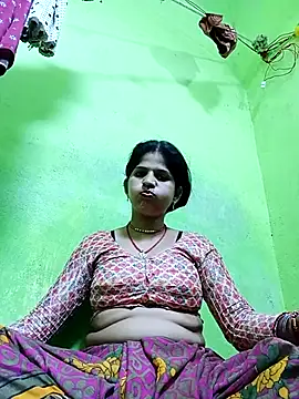 Karishma cute online show from 15, 10, 2025