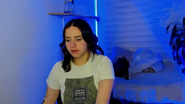 Emily Lindey online show from 8, 11, 2025