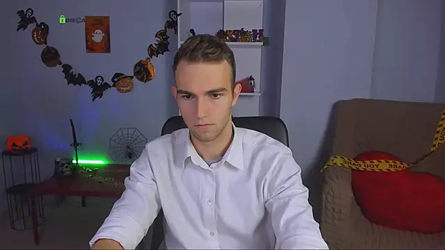 Snapshot of astren_villo chatting on 28, 10, 2025 astren villo online show from 28, 10, 2025