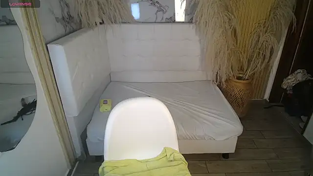  Pamelamilf online show from 4, 12, 2025