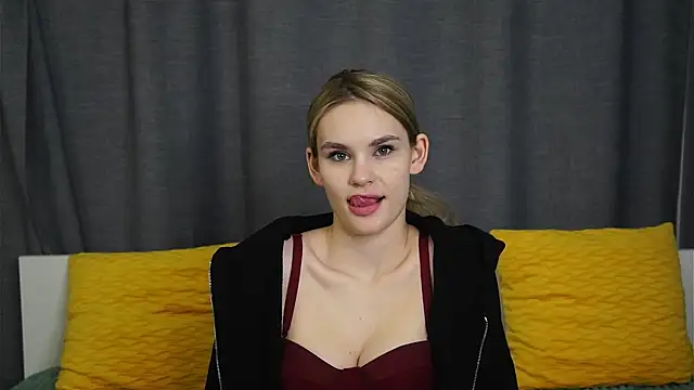 NaomiSweetheart online show from 23, 10, 2025